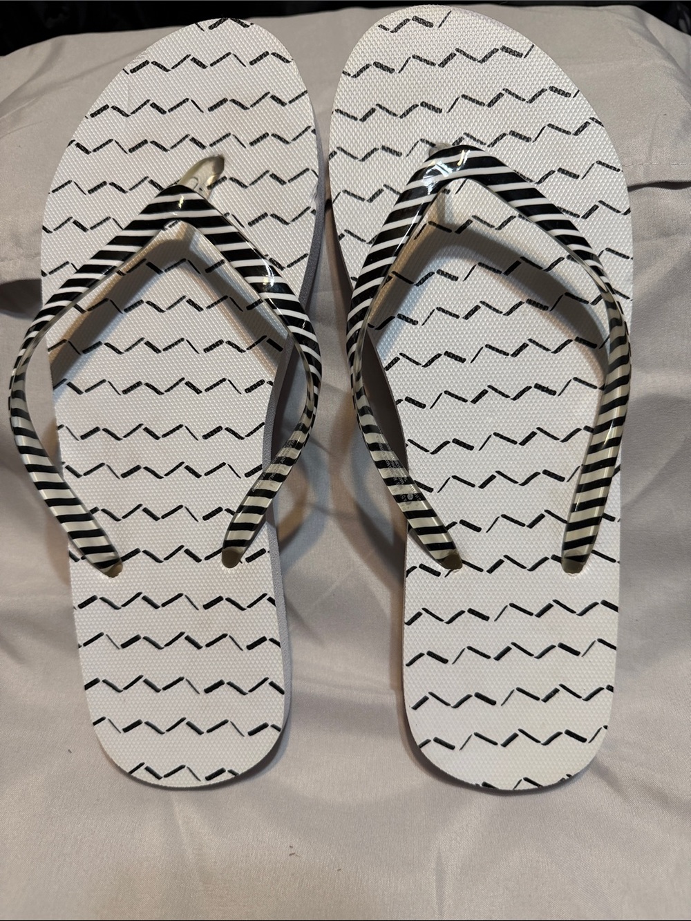 Shade & Shore Black and White Striped Flip Flop Sandals